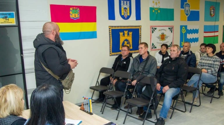 Від служби до цивільного життя: ветеранам Куп’янщини презентували можливості працевлаштування