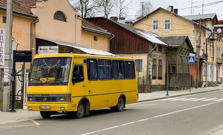 Хто з учнів має право на безкоштовний проїзд у Дрогобичі