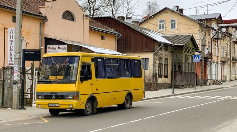 Хто з учнів має право на безкоштовний проїзд у Дрогобичі