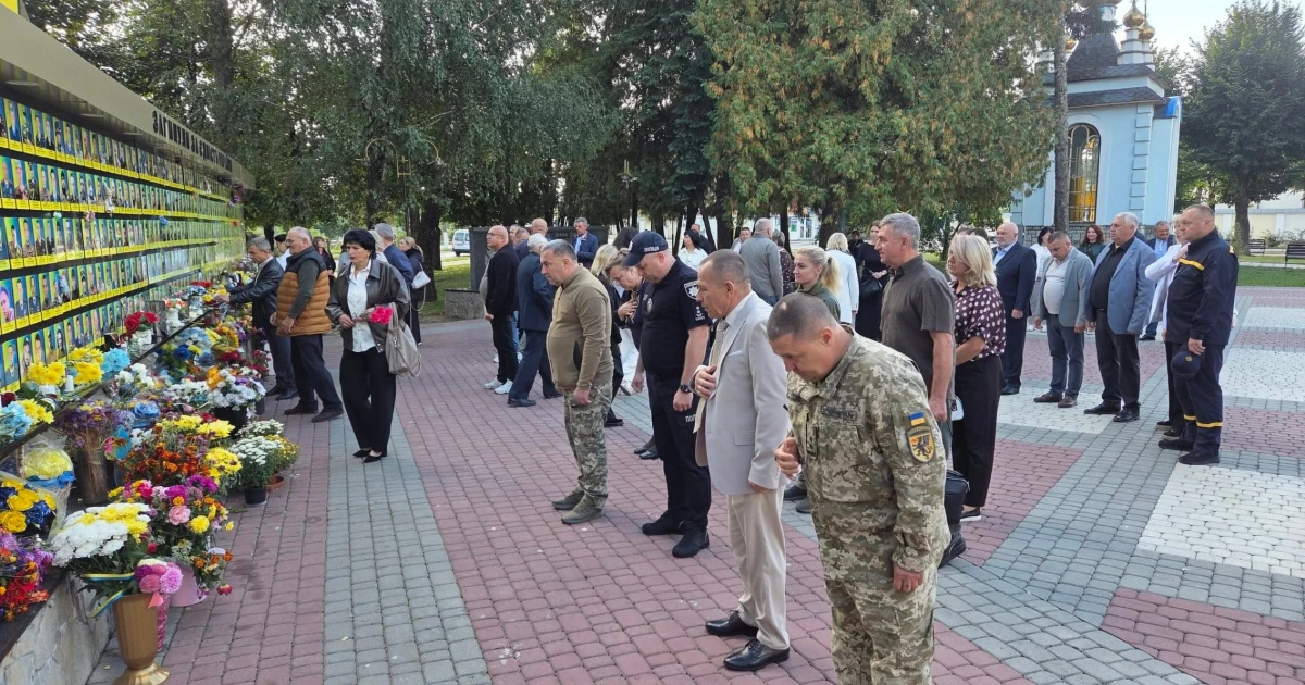 Старокостянтинів відзначає 817-ту річницю: день розпочали з вшанування пам’яті та подяки захисникам