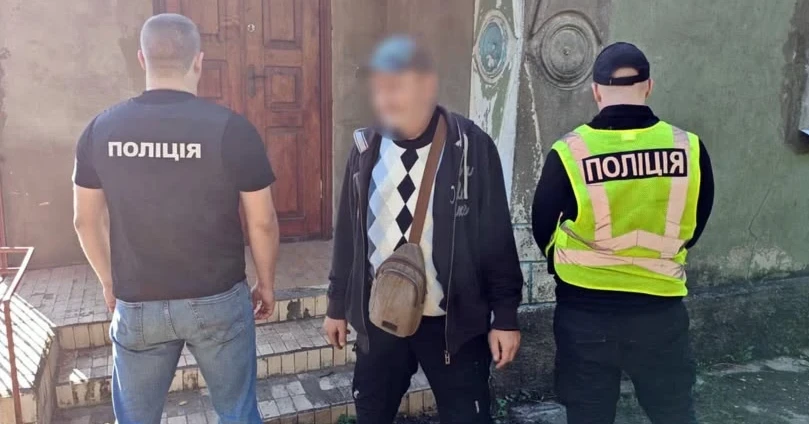 У Старокостянтинові взяли під варту 49-річного чоловіка, якого підозрюють у збуті метадону