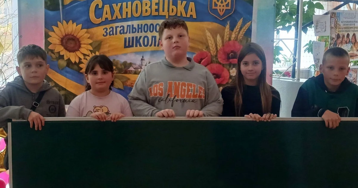 Новини Старокостянтинівщини: форум, обереги для захисників, цікава зустріч, благодійність