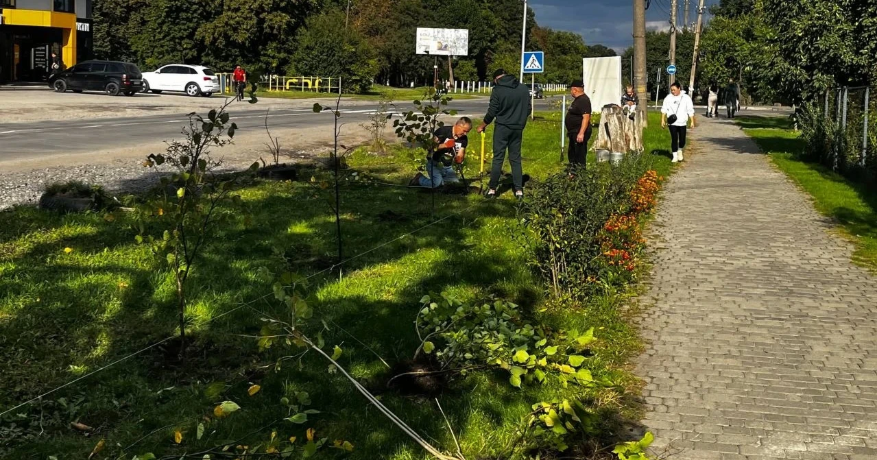 Мешканці гуртожитку у Старокостянтинові власними силами облаштовують свій простір