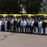 Напередодні 1 вересня громади Хмельниччини отримали ще 9 нових шкільних автобусів