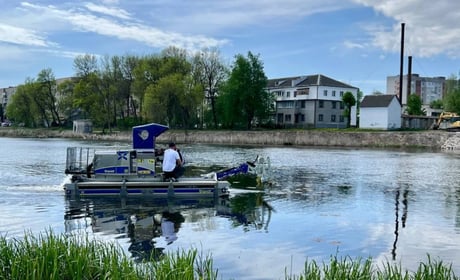 Машина-амфібія для порятунку малих річок: досвід громад і можливості співпраці