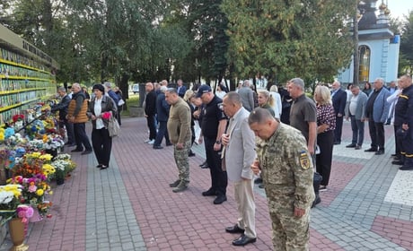Старокостянтинів відзначає 817-ту річницю: день розпочали з вшанування пам’яті та подяки захисникам