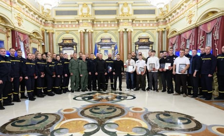 У сусідів: рятувальник року, притулок для тварин, затримання зрадника, незадекларовані iPhone