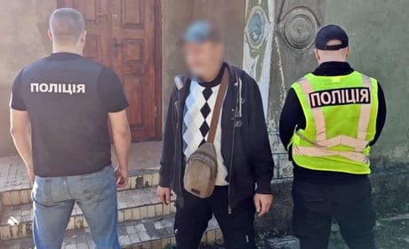 У Старокостянтинові взяли під варту 49-річного чоловіка, якого підозрюють у збуті метадону