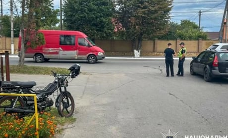У Старокостянтинові сталася ДТП за участю мотоцикла: водія госпіталізували