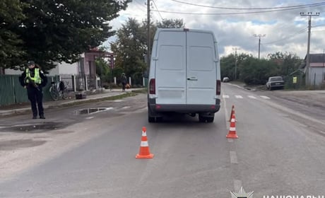 У Старокостянтинові внаслідок ДТП травмувалася 78-річна велосипедистка