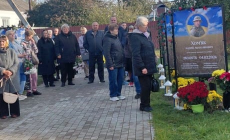 На Алеї Пам’яті в Пашківцях з’явилися ще п’ять портретів полеглих воїнів