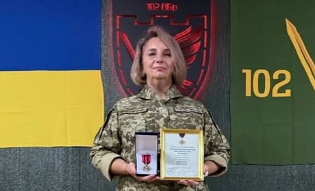Головнокомандувач ЗСУ нагородив «Золотим Хрестом» захисницю зі Старокостянтинова Олену Петришину