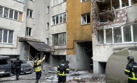 У Хмельницькому уламки збитого БпЛА пошкодили багатоповерхівку: що відомо