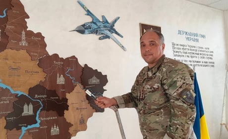 Су-24, карта України та підпис командира: у ліцеї Старокостянтинова оновили музей