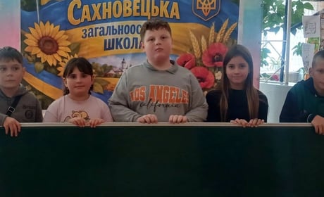 Новини Старокостянтинівщини: форум, обереги для захисників, цікава зустріч, благодійність