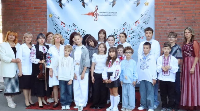 У Старокостянтинові до Дня міста відбувся концерт «Під крилом мужності»