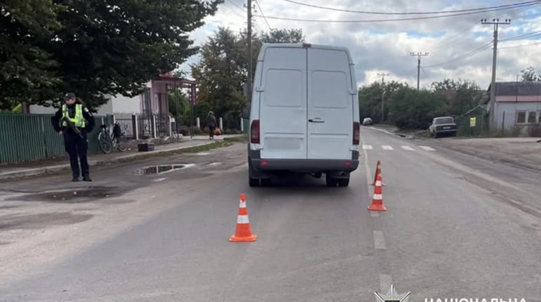 У Старокостянтинові внаслідок ДТП травмувалася 78-річна велосипедистка