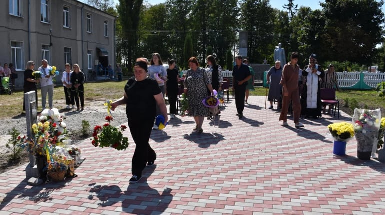 Їх імена назавжди з нами: у Григорівці відкрили стели на честь полеглих Захисників