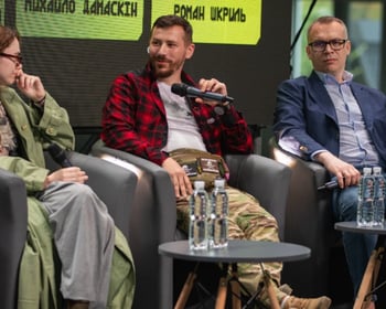 «Хоча моє тіло тут, моя душа досі там, з побратимами»: дискусія про досвід повернення з війни
