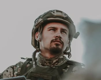 «В центрі будь-якої війни — не зброя і не техніка, а люди»: історія воїна та осінтера Максима