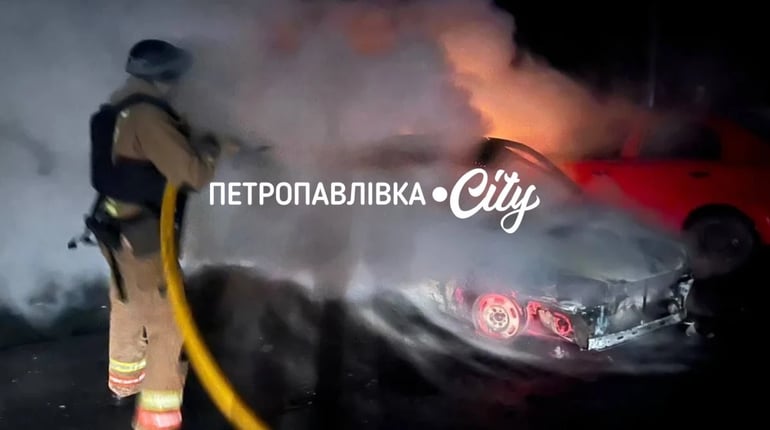 У Петропавлівській громаді FPV-дрон вдарив по авітомобілях на стоянці