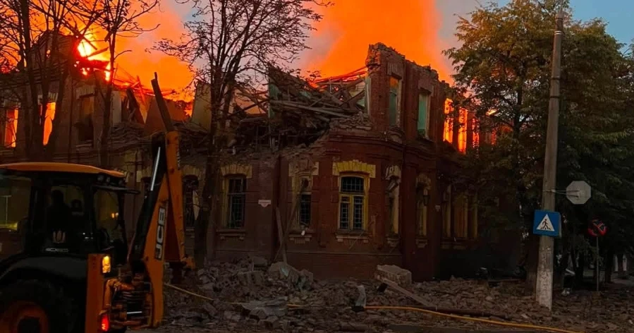 Російська авіація вдарила по Слов'янську: є поранені, багато зруйнованих будинків. Що відомо