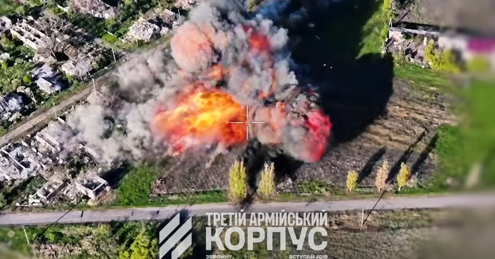 Думали, що це підкріплення. У Третьому корпусі показали підрив російських позицій «троянськими БТР»