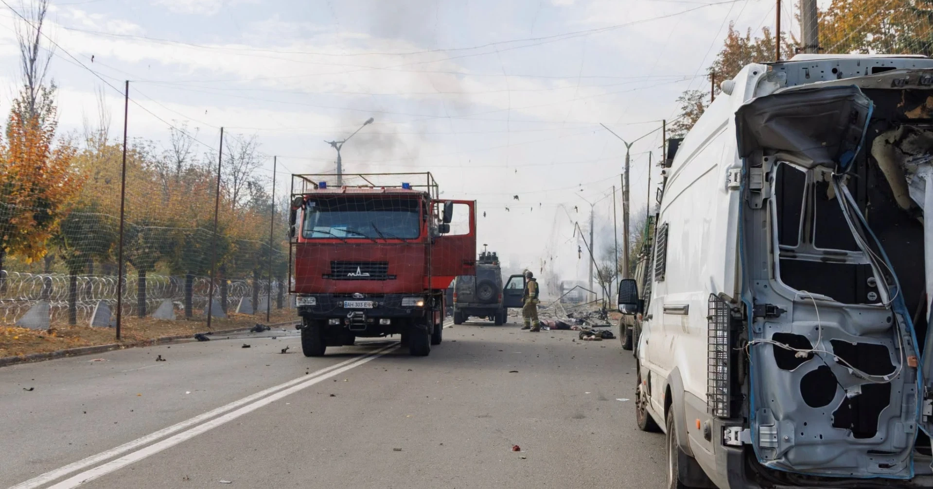 У Краматорську триває ідентифікація тіл загиблих після авіаудару по рейсових автобусах. Що відомо