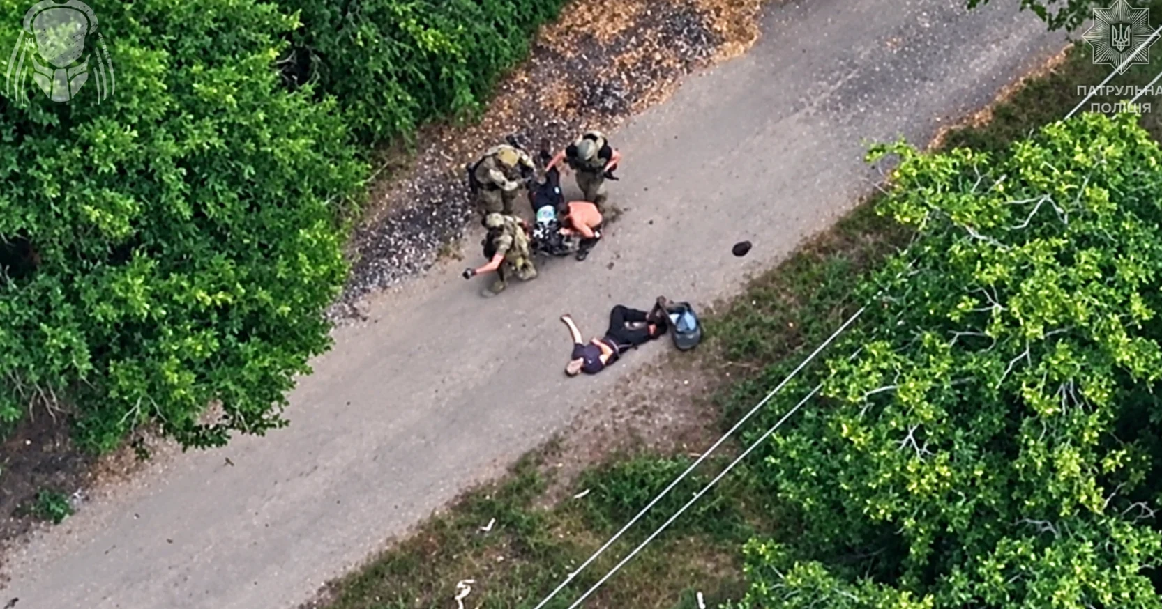 У Дружківці російський FPV-дрон атакував цивільних, які на велосипедах везли воду. Є загиблий