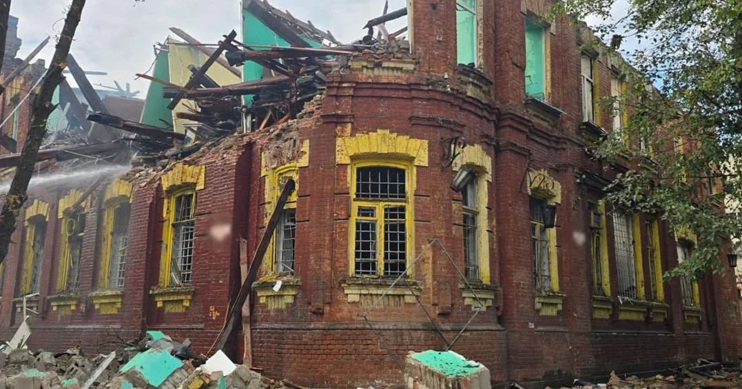 Російський авіаудар зруйнував у Слов’янську історичний «Друкарський двір». Тут хотіли відкрити музей