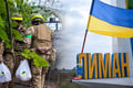 Військові доставили гуманітарну допомогу на Лиманщину. Там залишаються 2,1 тисячі цивільних