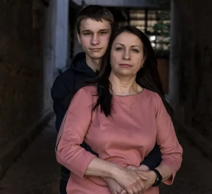 Військова медикиня врятувала сина з окупації після трьох років розлуки. Історія родини з Донеччини
