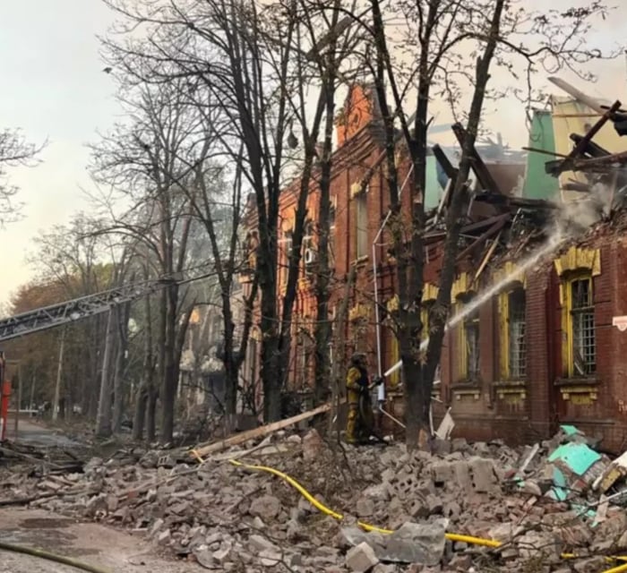 Кава серед уламків і закриті студії. Як обстріли знищують бізнеси Слов’янська та Краматорська