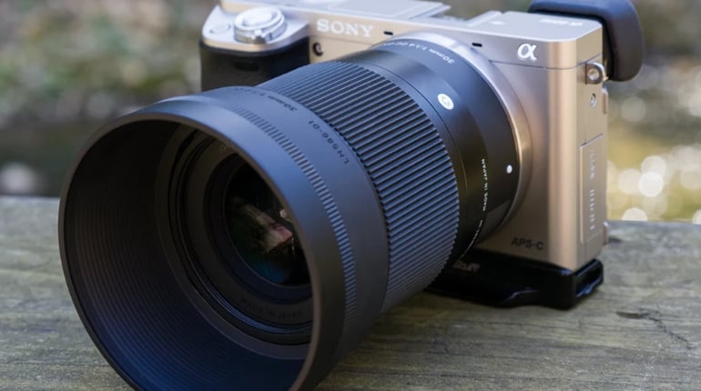 Об'єктив Sigma 30mm f/1.4 DC DN Contemporary проти Sony, Viltrox та Sirui на кроп-камерах