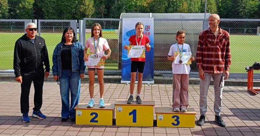 Чемпіонки України та області: легкоатлетки з Бара здобули нові нагороди
