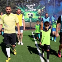 Ветерани, військові та діти Героїв зіграли у футбольному турнірі в Барській громаді