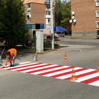 Фотофакт: в Барі оновлюють пішохідні переходи