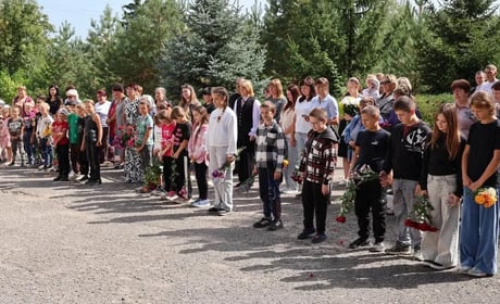 У Сеферівській гімназії відкрили цифрові меморіальні дошки Назару Буличу та Віктору Кавчуку