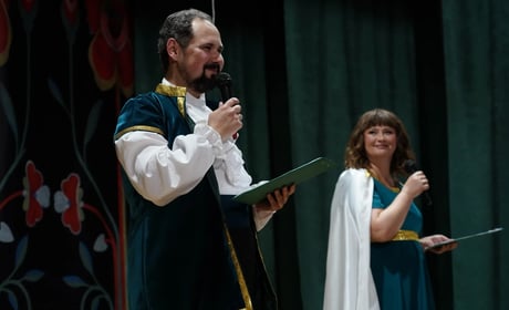 Вистави, гастролі, війна і нові прем'єри: якими були перші 10 років Барського МХАТу
