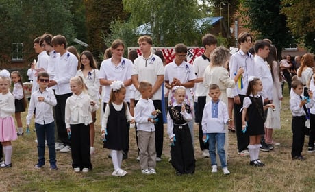Перший дзвоник у школах м. Бар: святкові лінійки, безкоштовні обіди та освітні зміни