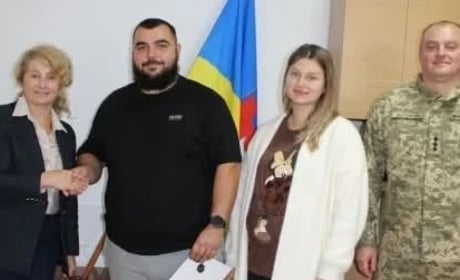 Захисника з Барської громади Олександра Ковальчука нагородили відзнакою