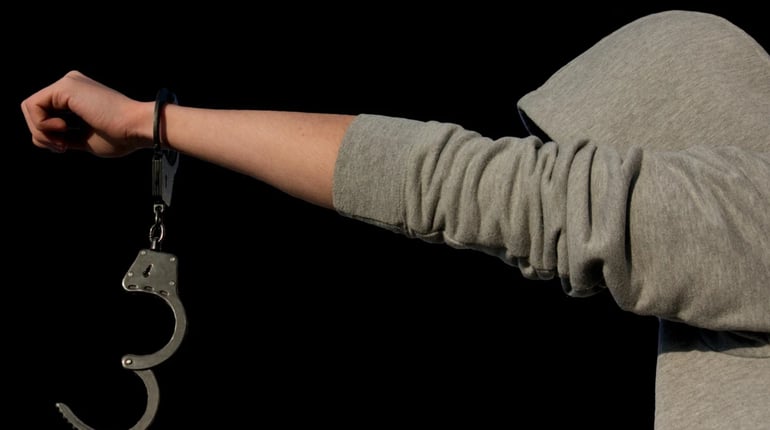 Підозрюваний неповнолітній: з’явилися подробиці справи про зґвалтування і побиття в Барській громаді