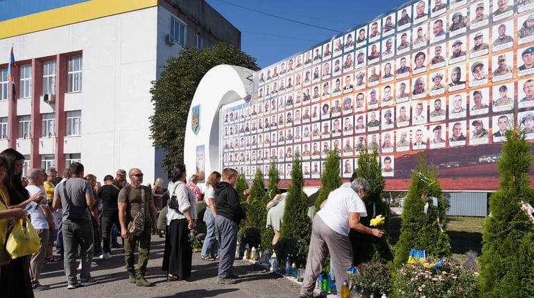 У селах Барської громади вшанують загиблих Захисників: що відомо про заходи