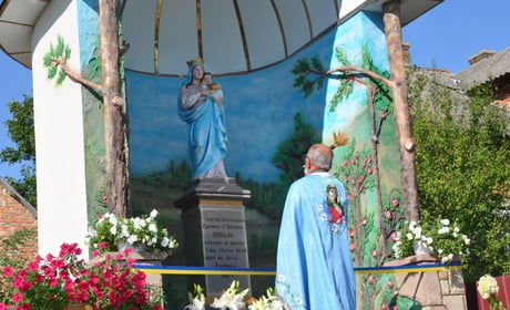 У Косові, що на Чортківщині, посвятили оновлену каплицю Богородиці з цікавою і трагічною історією