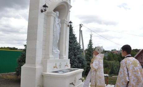 «Хто сіє щедро, той щедро й жатиме»: у Звинячі освятили величний духовний комплекс – Санктуарій Води