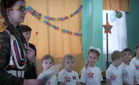 Росія змінює шкільну освіту на ТОТ: нові предмети, військова підготовка та оцінки за поведінку
