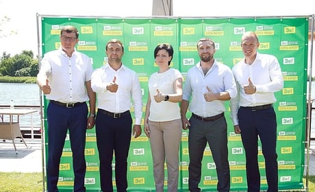 Хата від тата, автівки на родичах. Що декларують і приховують нардепи від Херсонщини