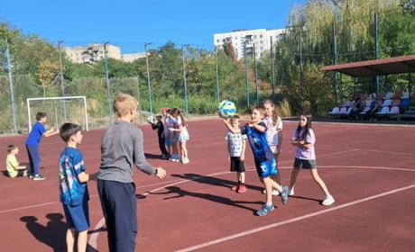 Спортивні естафети та квіз: для дітей із Херсонщини в Ужгороді організували активний день
