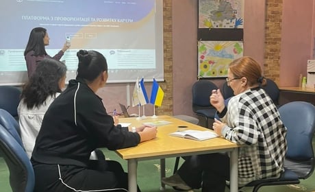 Ужгородський центр “Вільні разом” провів для херсонців семінар про працевлаштування