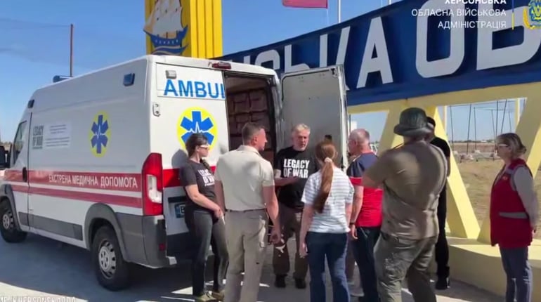 Херсонщина отримала броньований автомобіль швидкої допомоги від міжнародних партнерів